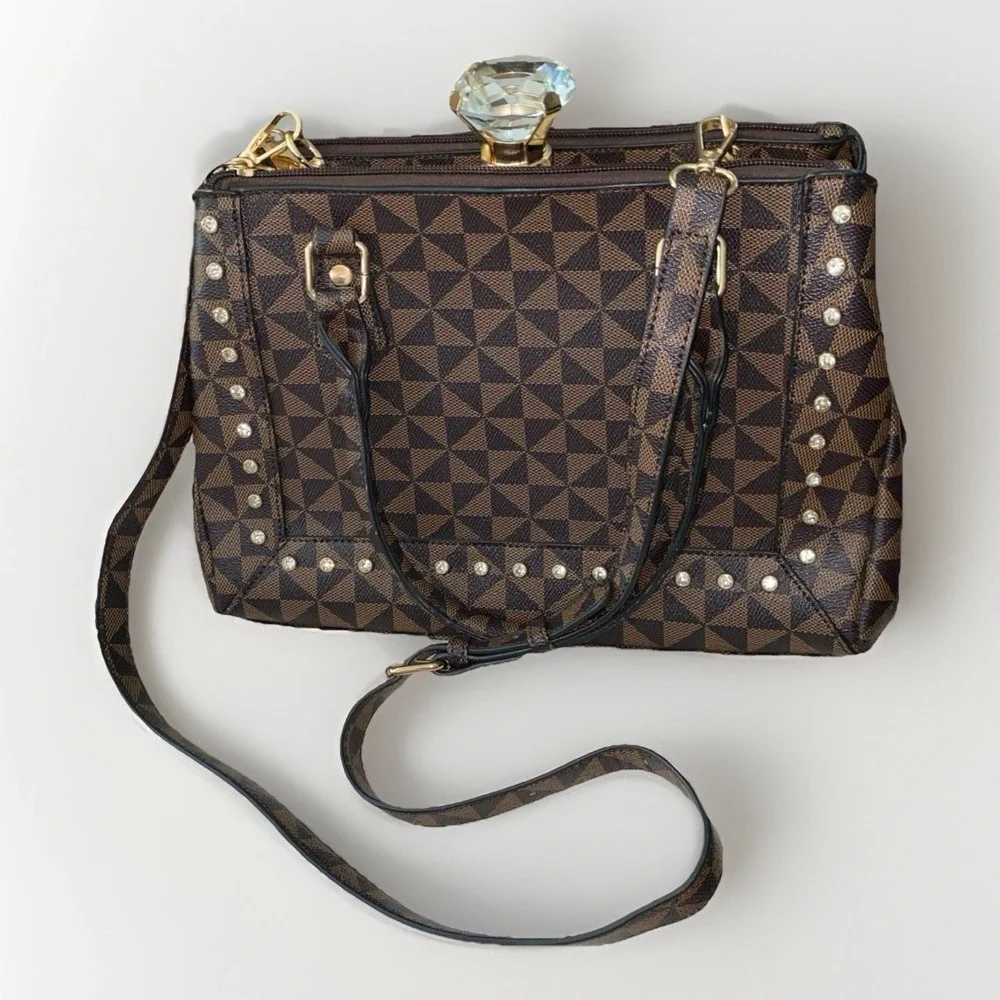 The Unbranded Brand elegant brown